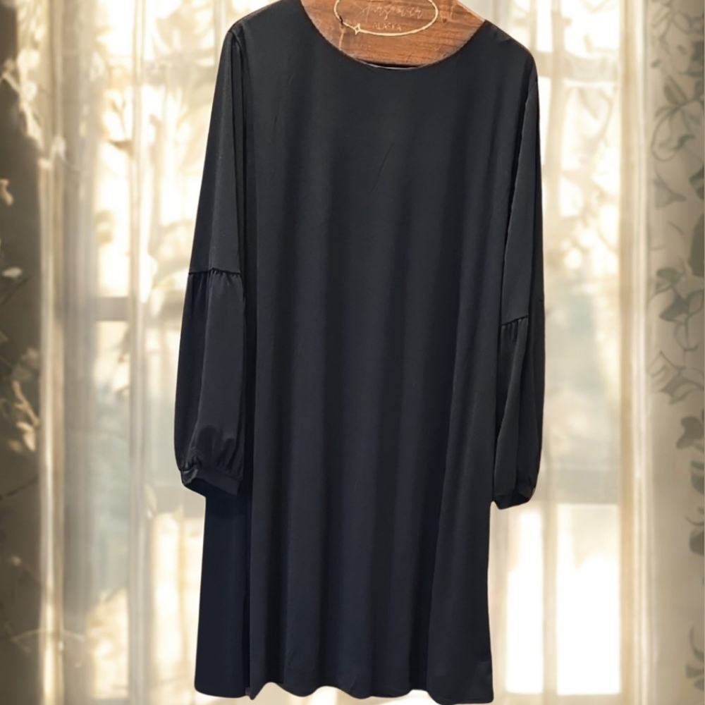 CeCe Black Midi Length Shift Dress with Crew Neck and Bishop Sleeves